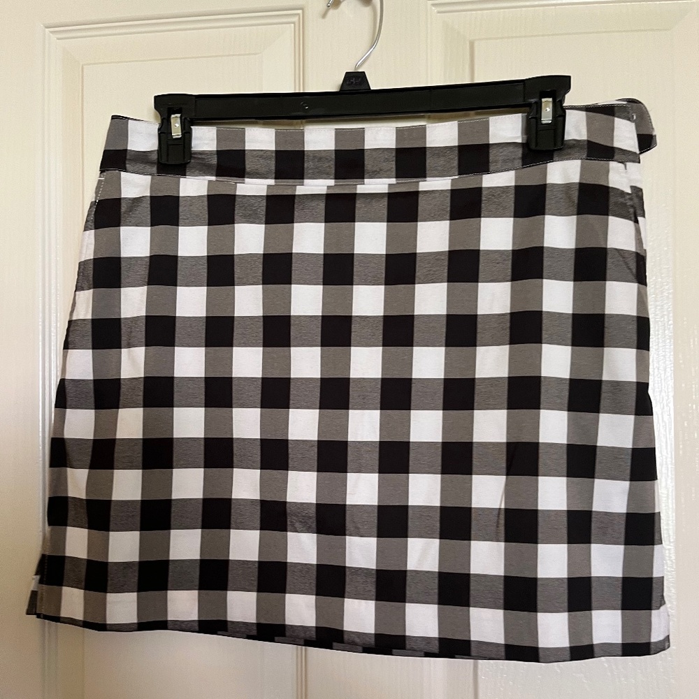 Izod Black & White Checked Skort Size 8
